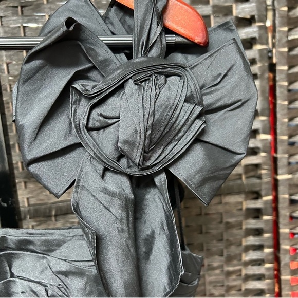 JS Collections black evening gown in black size 12 shoulder flower new - Picture 12 of 14